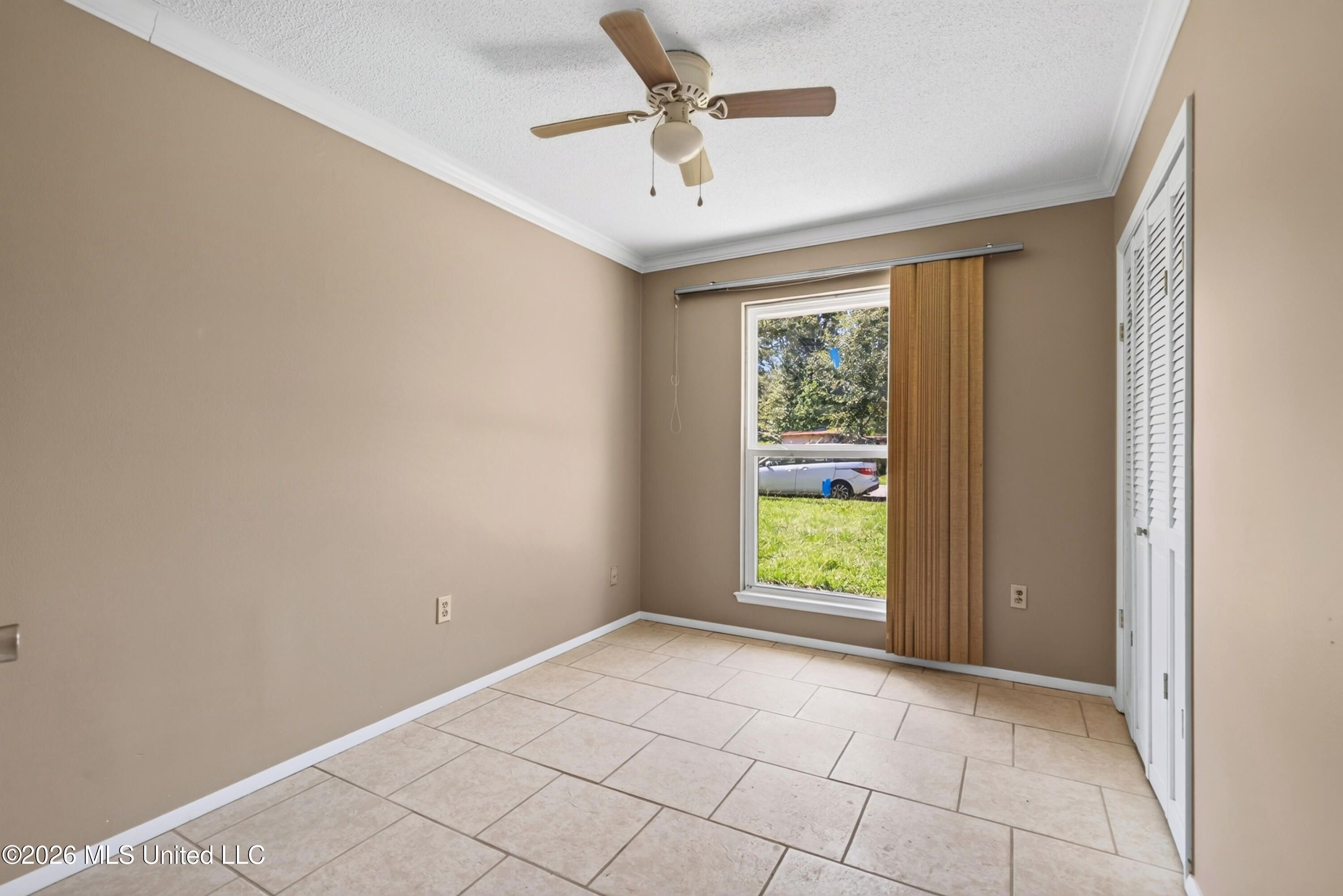 626 S Sherwood Drive Property Photo 8