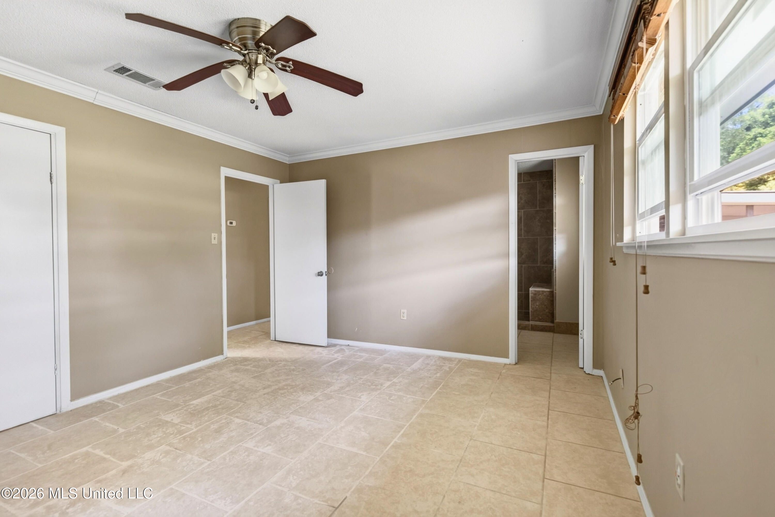626 S Sherwood Drive Property Photo 9