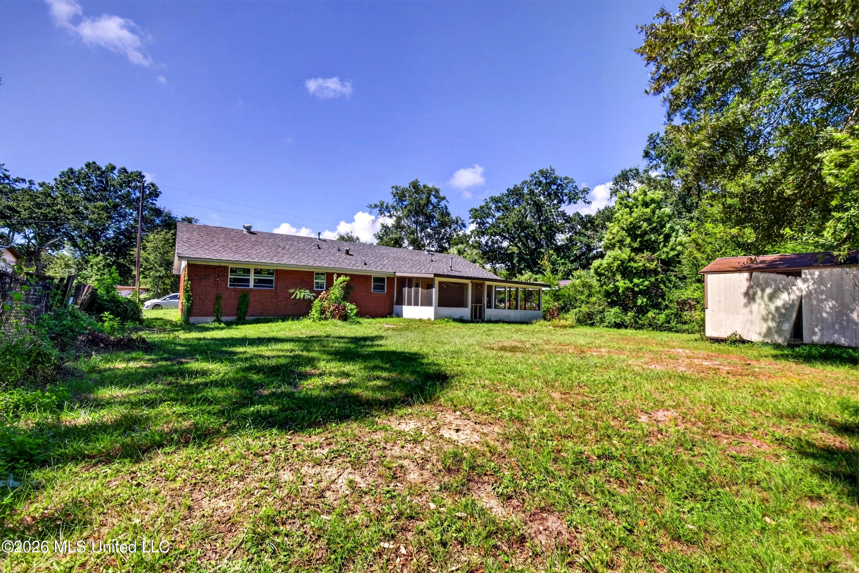 626 S Sherwood Drive Property Photo 12