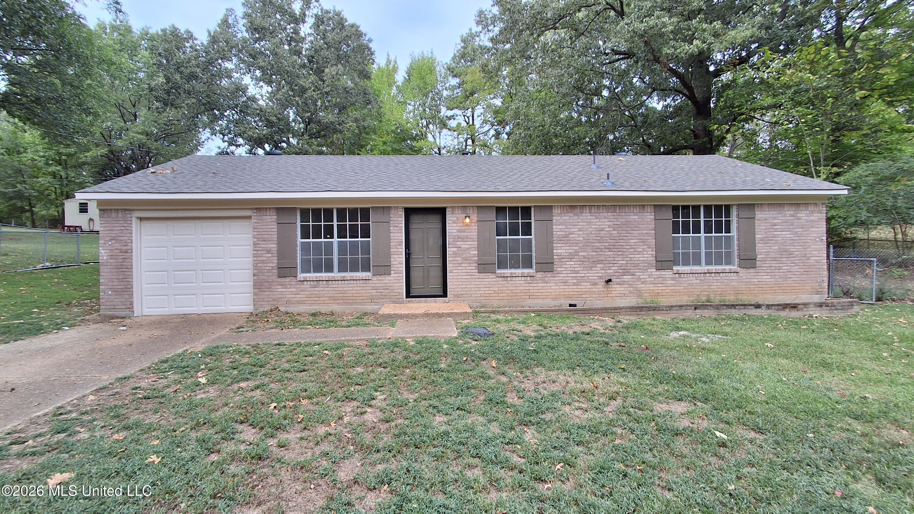 5562 Caroline Drive Property Photo 1