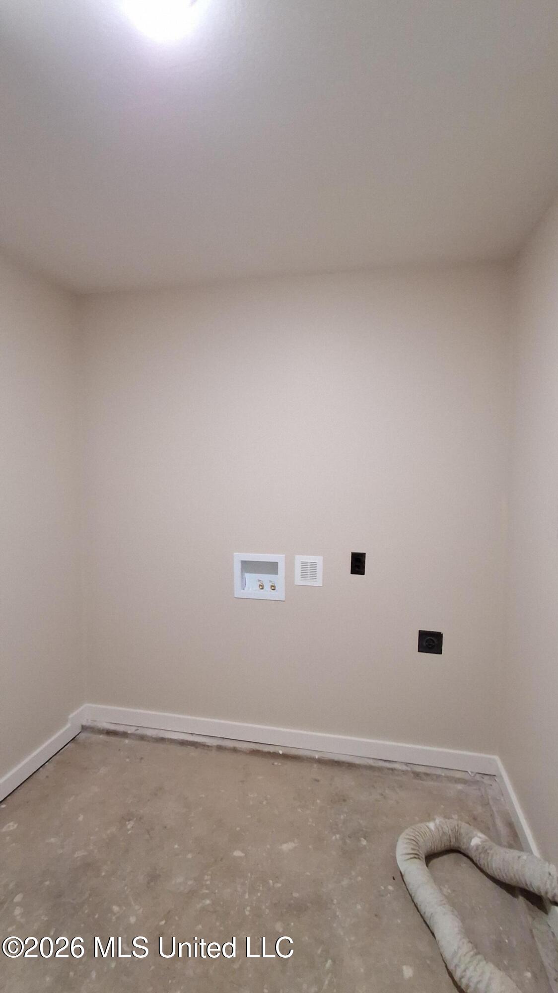 5562 Caroline Drive Property Photo 13