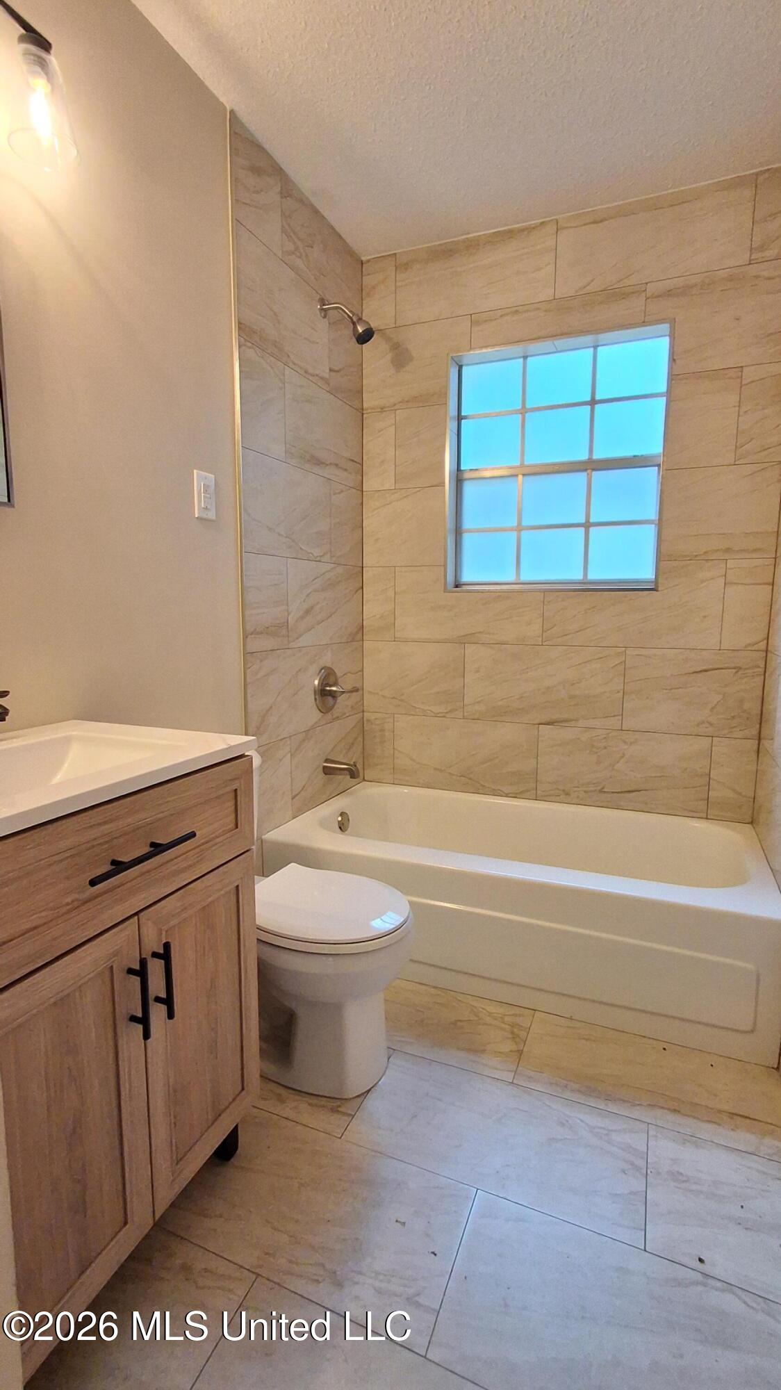 5562 Caroline Drive Property Photo 16