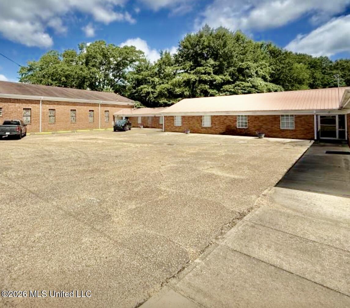 339 24th Street Property Photo 3