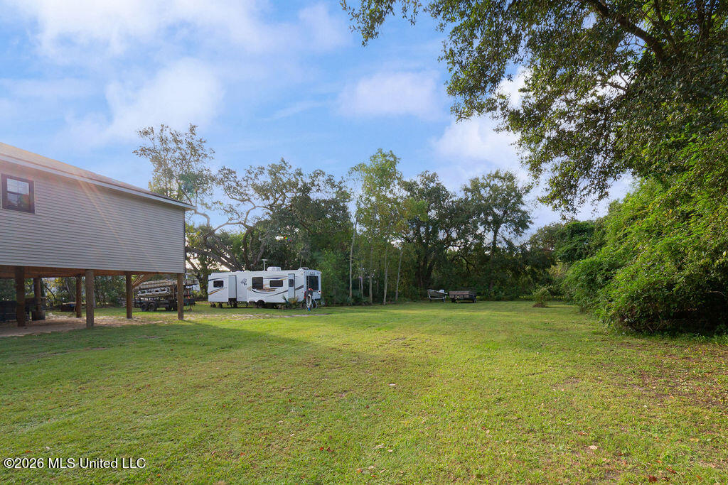 105 Baker Street Property Photo 4