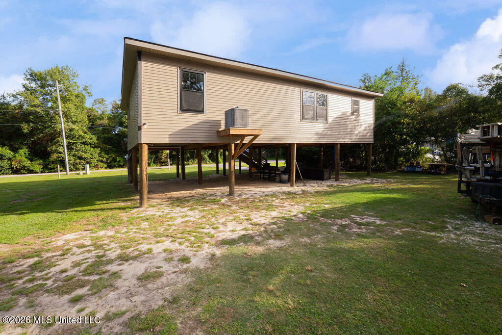 105 Baker Street Property Photo 7