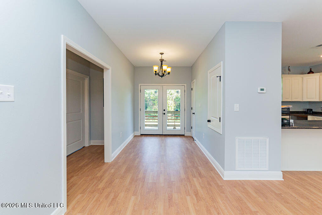 105 Baker Street Property Photo 14