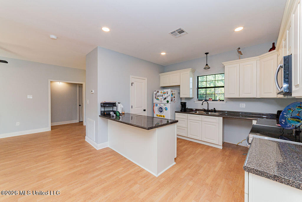 105 Baker Street Property Photo 18