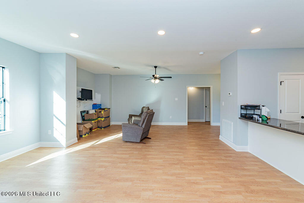 105 Baker Street Property Photo 21