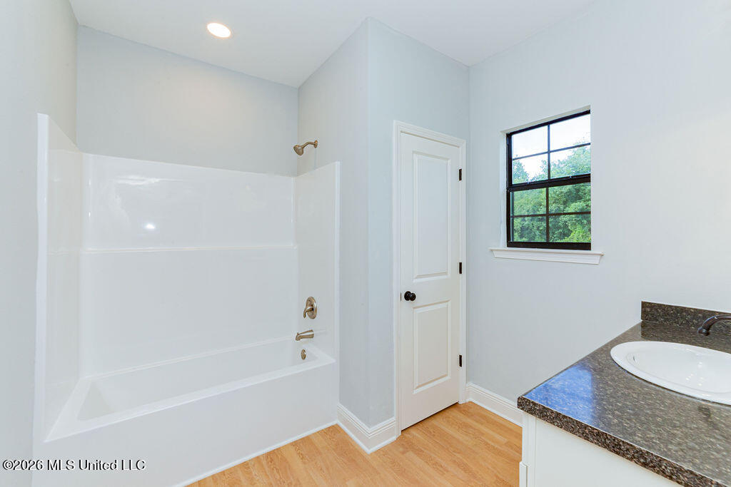105 Baker Street Property Photo 23