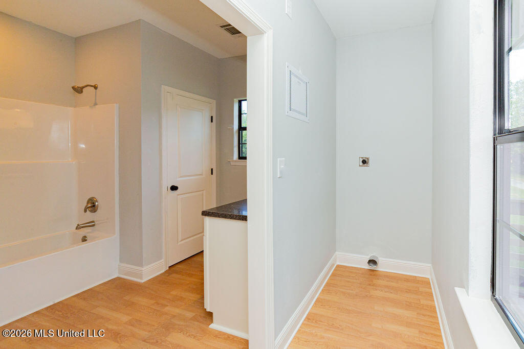 105 Baker Street Property Photo 25