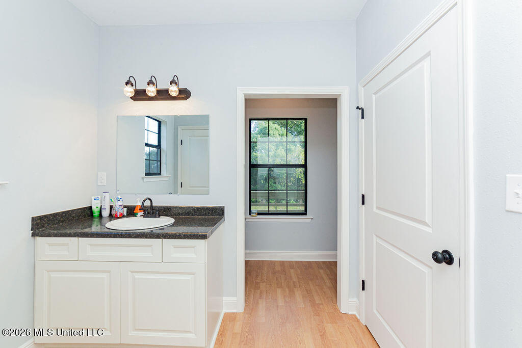 105 Baker Street Property Photo 26