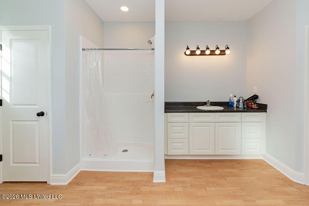 105 Baker Street Property Photo 37