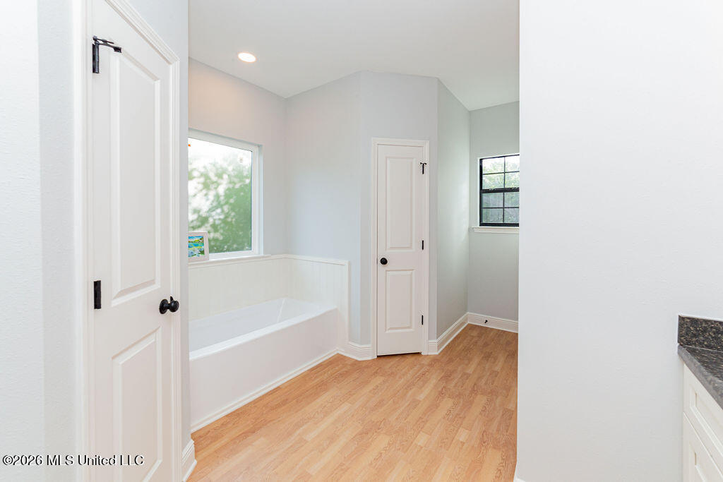105 Baker Street Property Photo 38