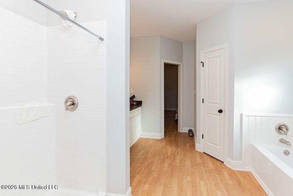 105 Baker Street Property Photo 43