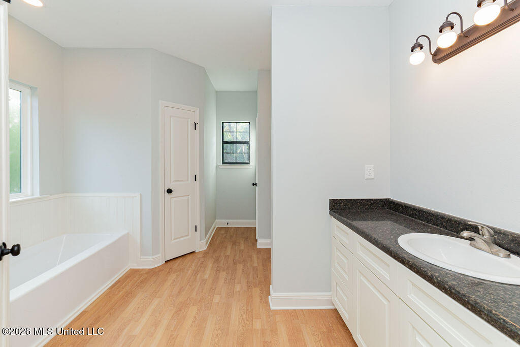 105 Baker Street Property Photo 44