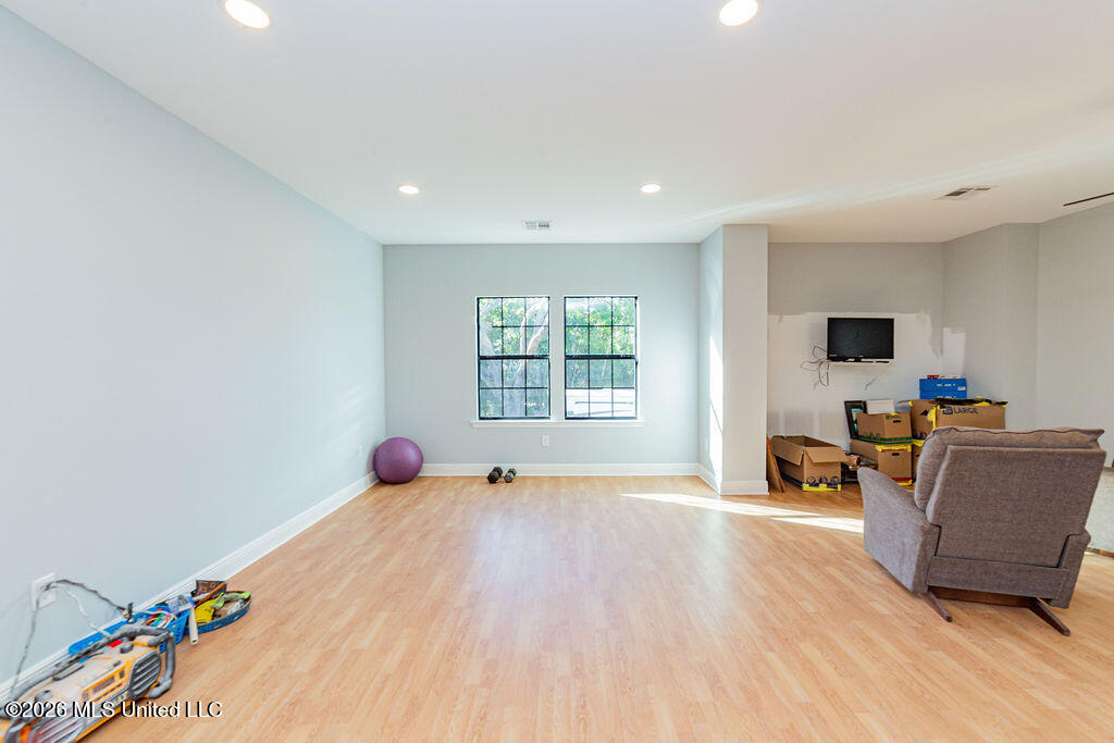 105 Baker Street Property Photo 51
