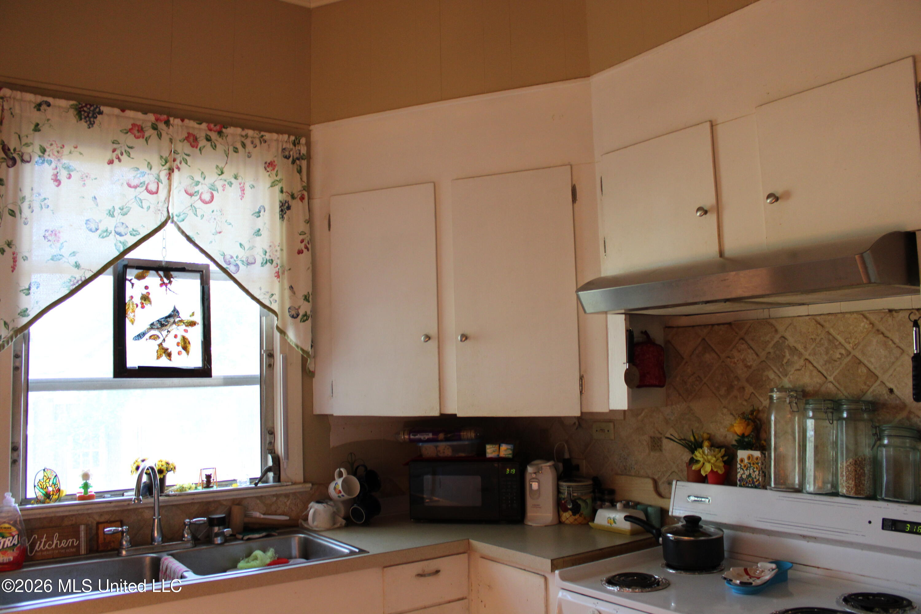 311 Osbourne Street Property Photo 17