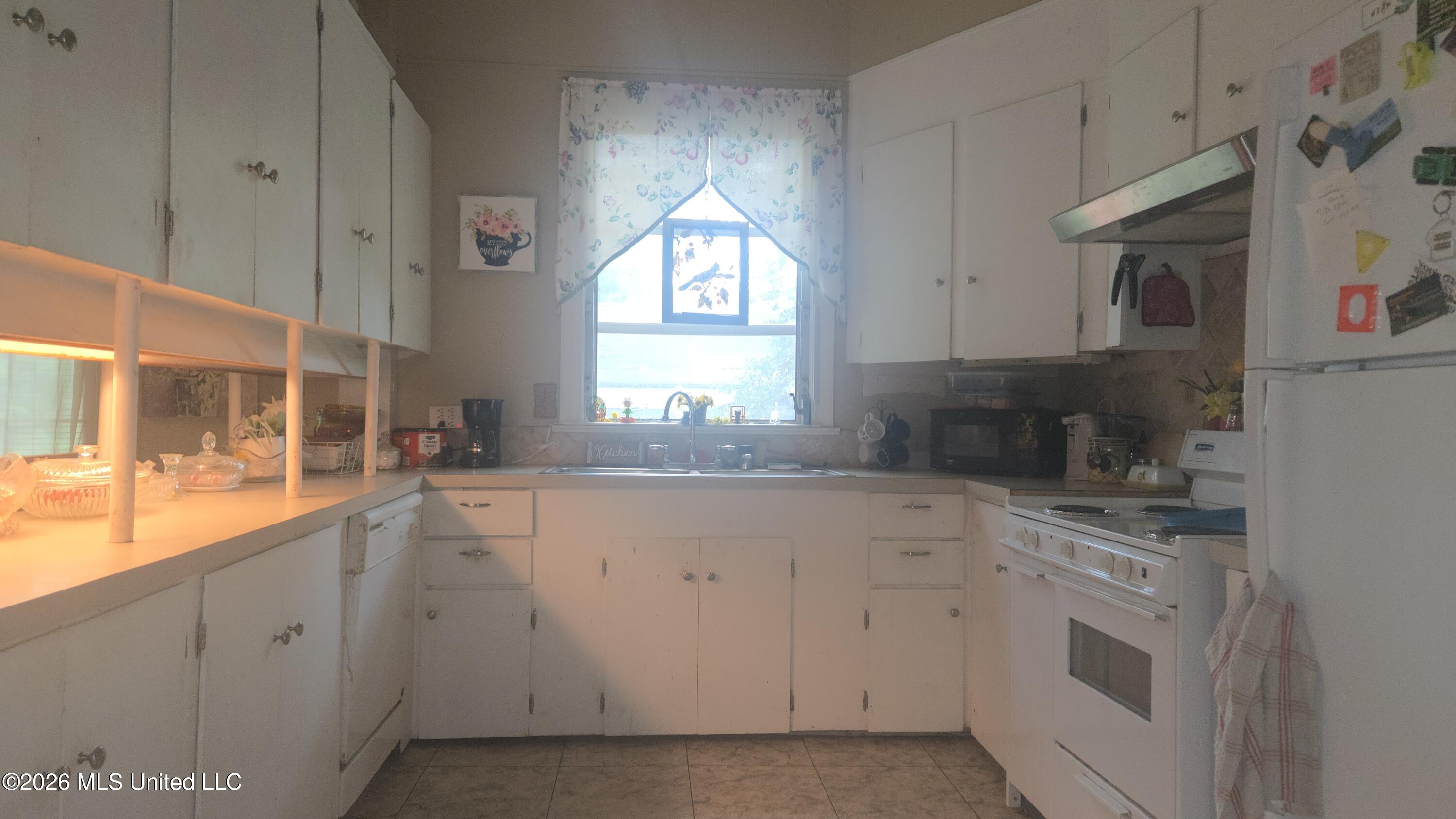 311 Osbourne Street Property Photo 28