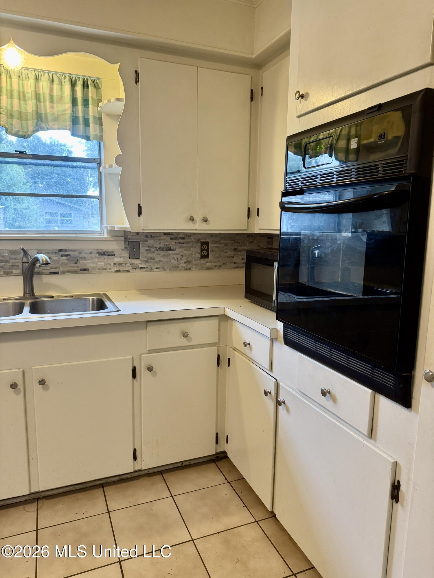 127 John Glenn Avenue Property Photo 4