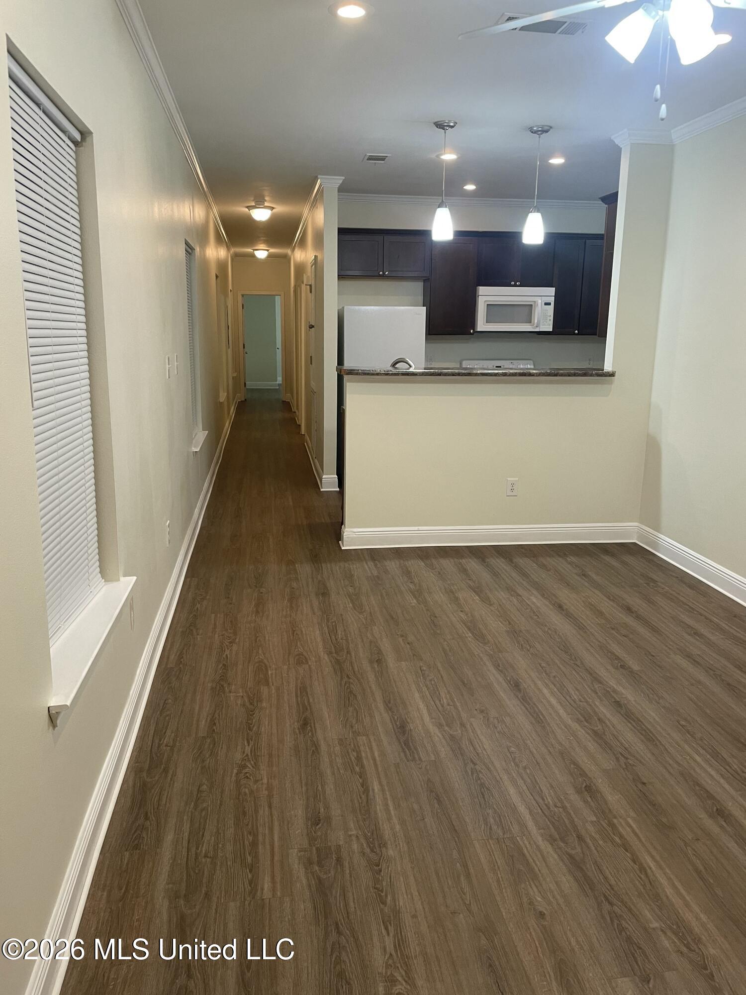 12198 Prudie Circle Property Photo 6