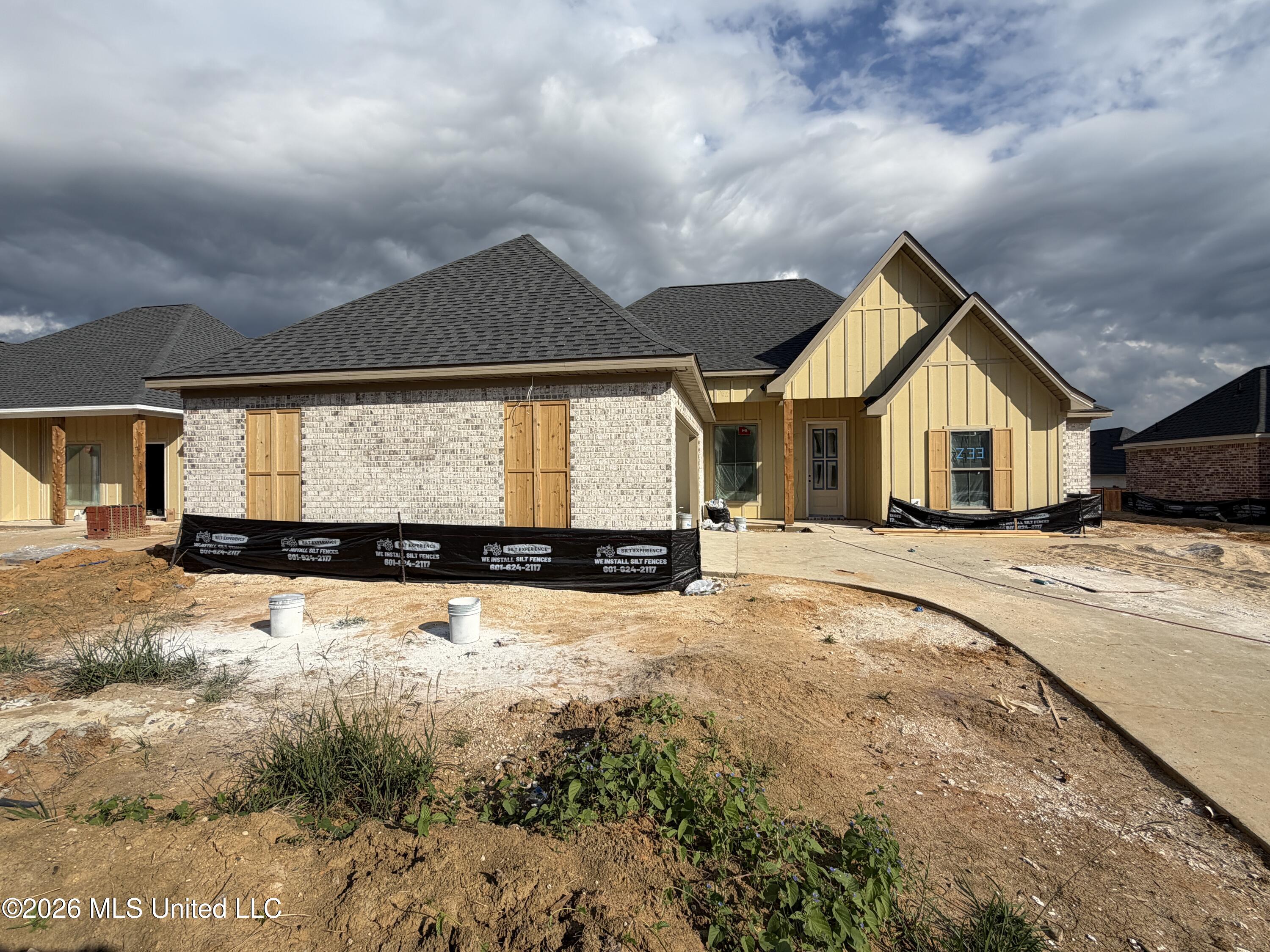 1218 Old Court Crossing Property Photo 1