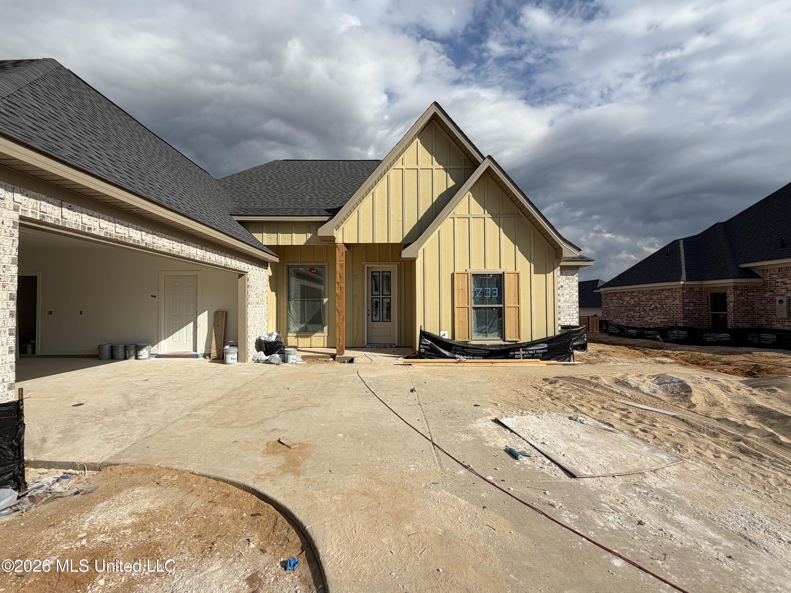 1218 Old Court Crossing Property Photo 2