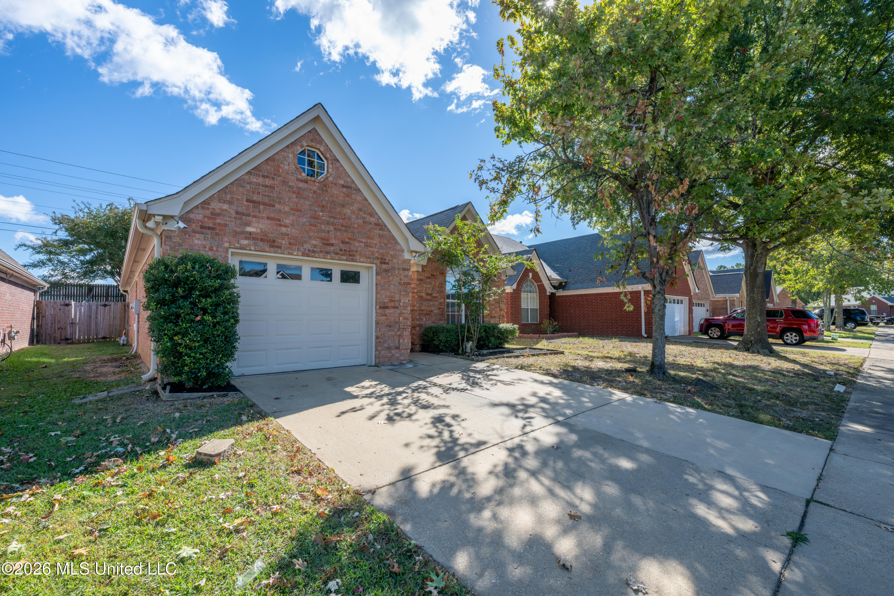8224 Clubview Drive Property Photo 3