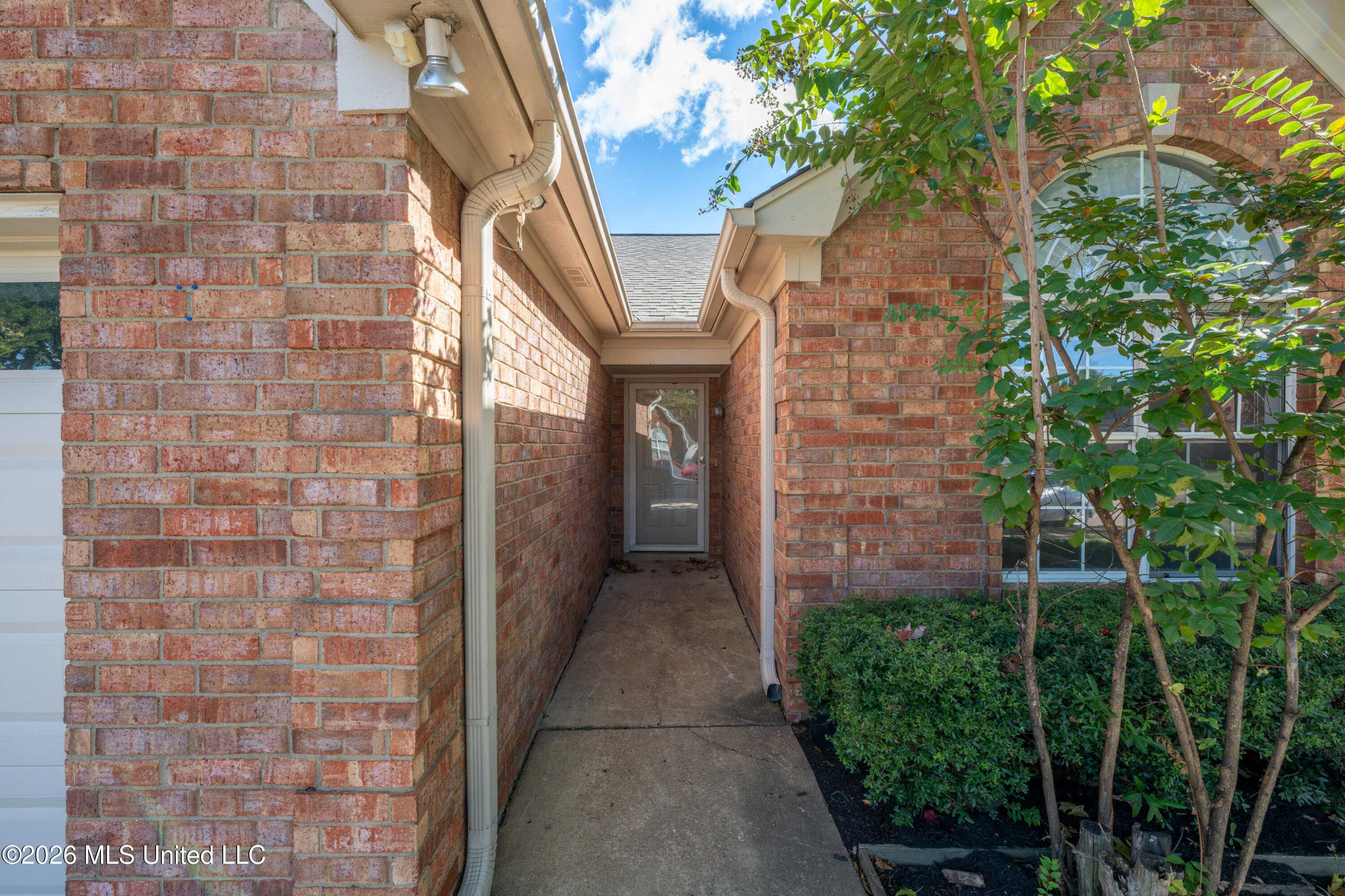 8224 Clubview Drive Property Photo 10