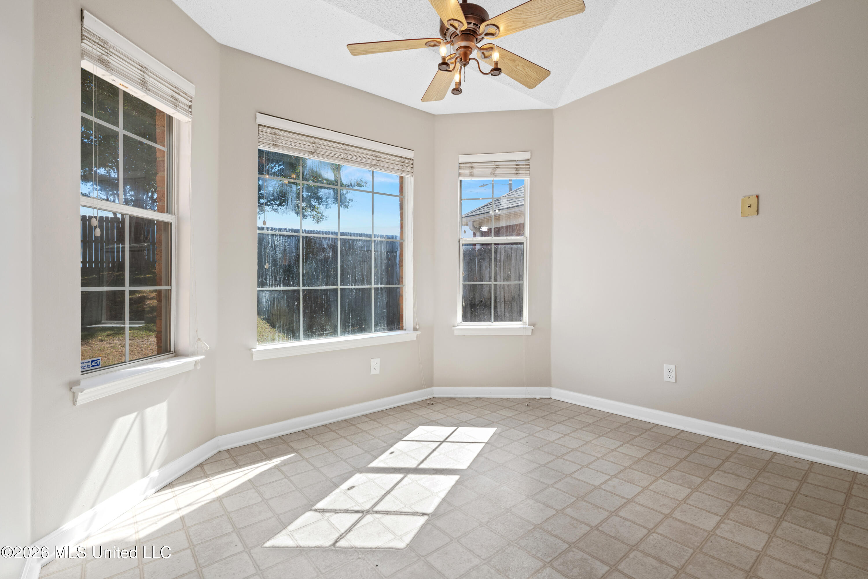 8224 Clubview Drive Property Photo 11