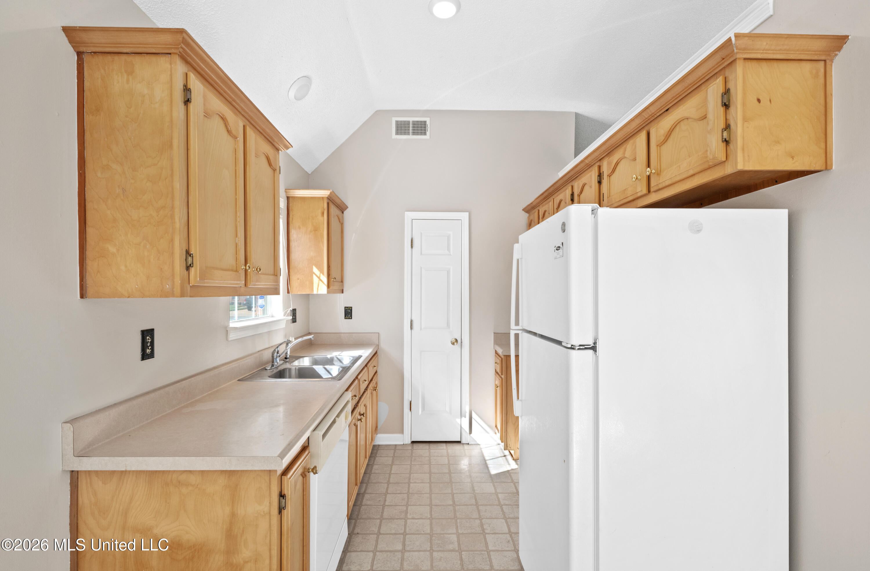 8224 Clubview Drive Property Photo 14