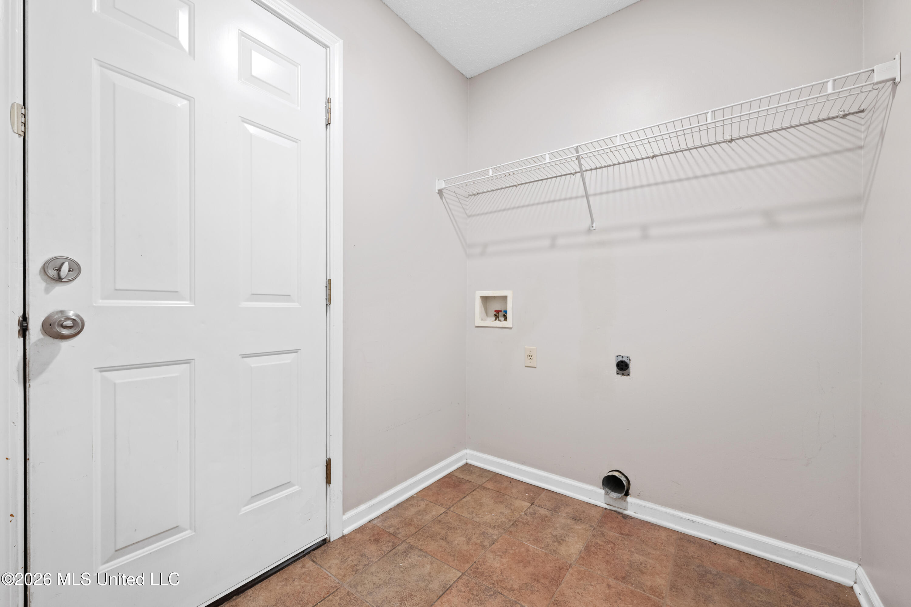 8224 Clubview Drive Property Photo 15
