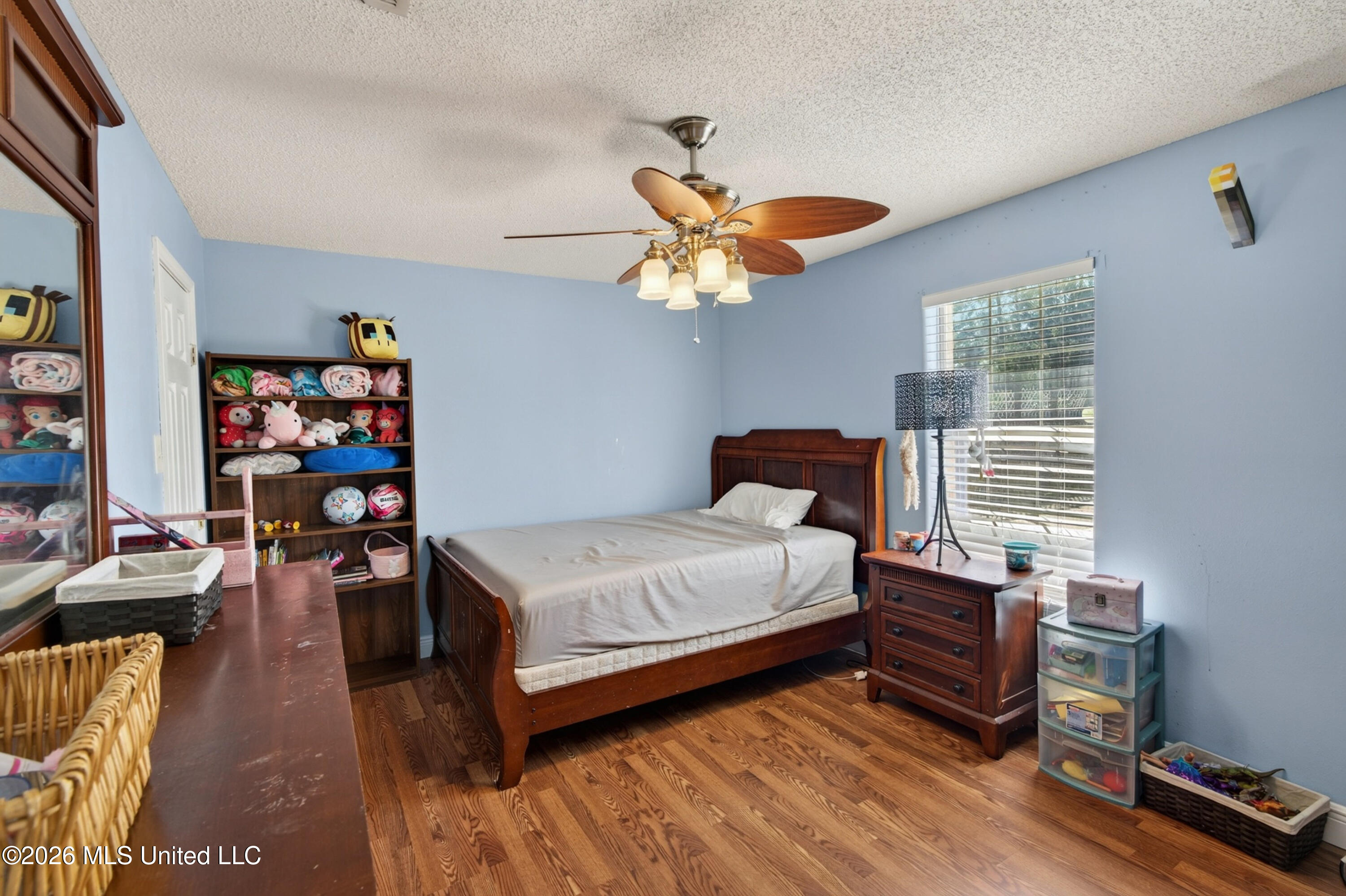 1102 Grove Street Property Photo 16
