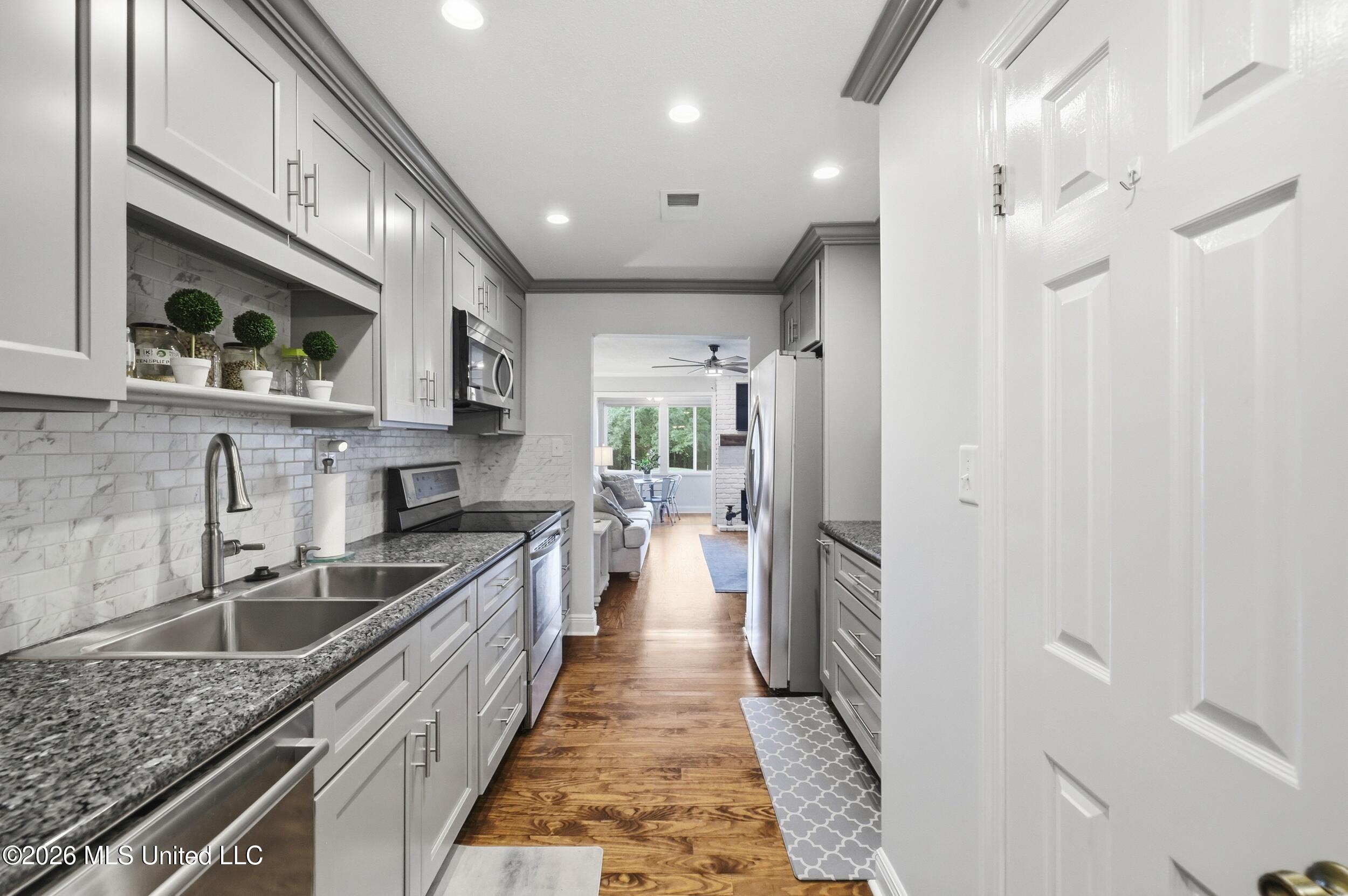 234 Highpoint Drive Property Photo 18
