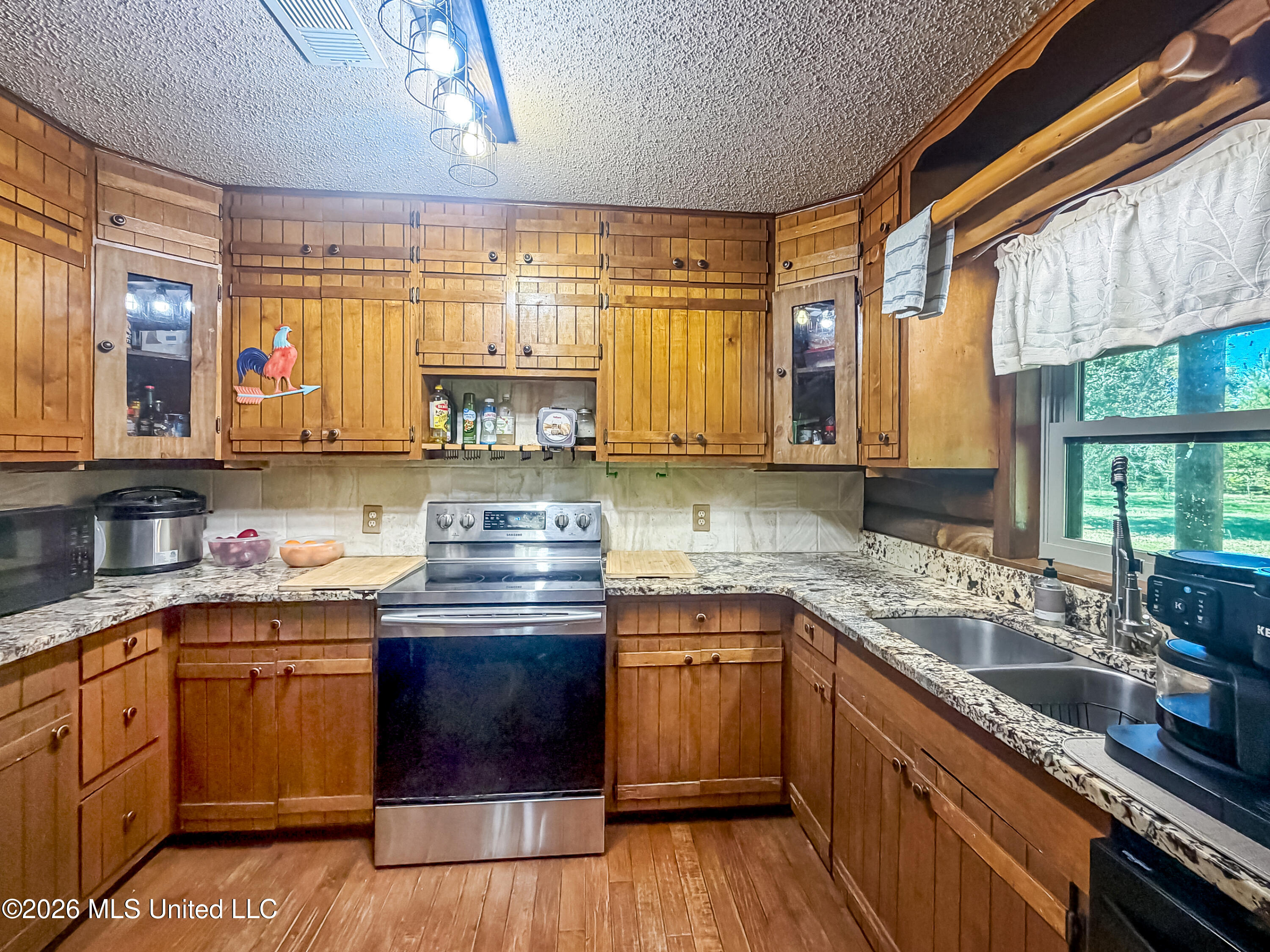 1067 E Monticello Street Property Photo 18