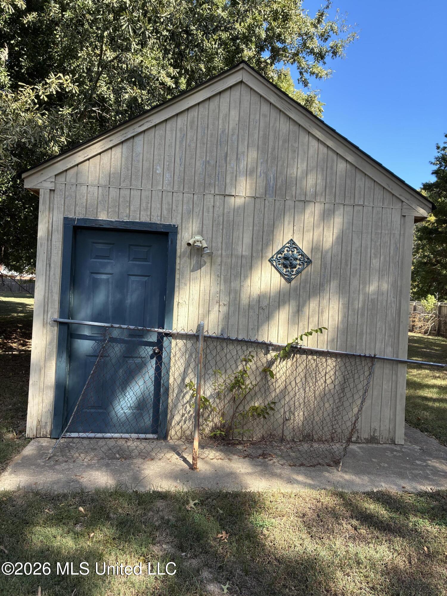 6250 River Birch Road Property Photo 4