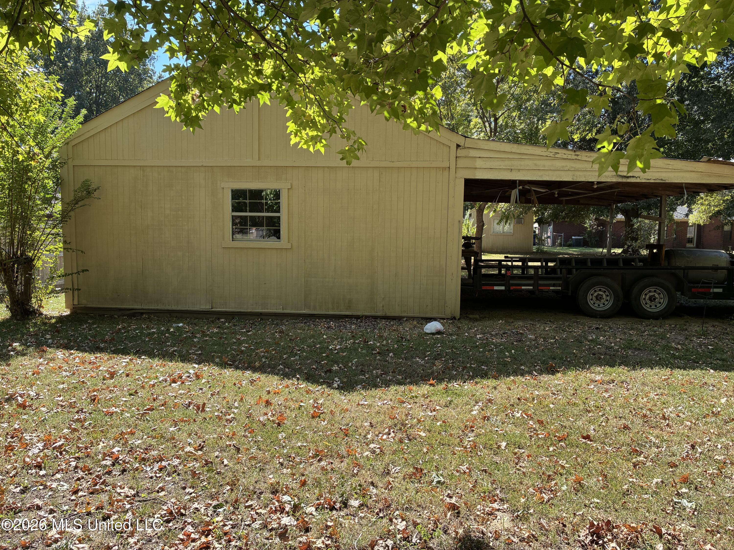 6250 River Birch Road Property Photo 6