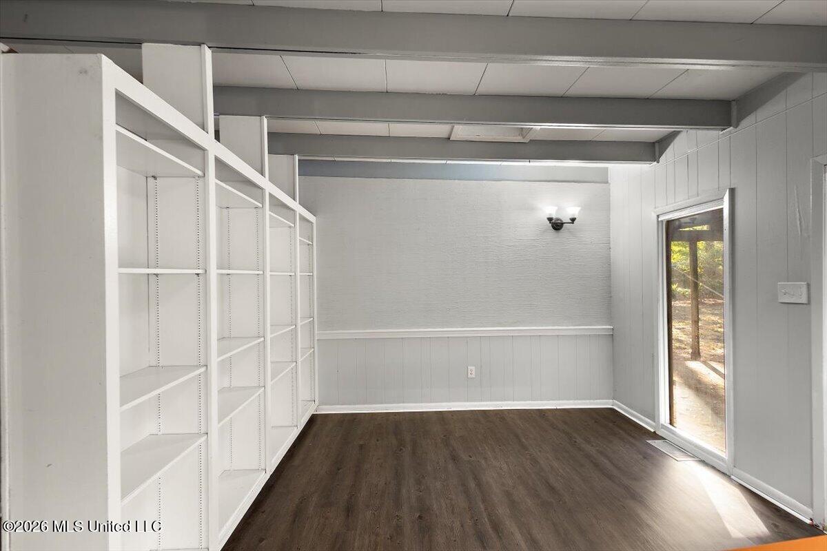 5365 Jamaica Drive Property Photo 11