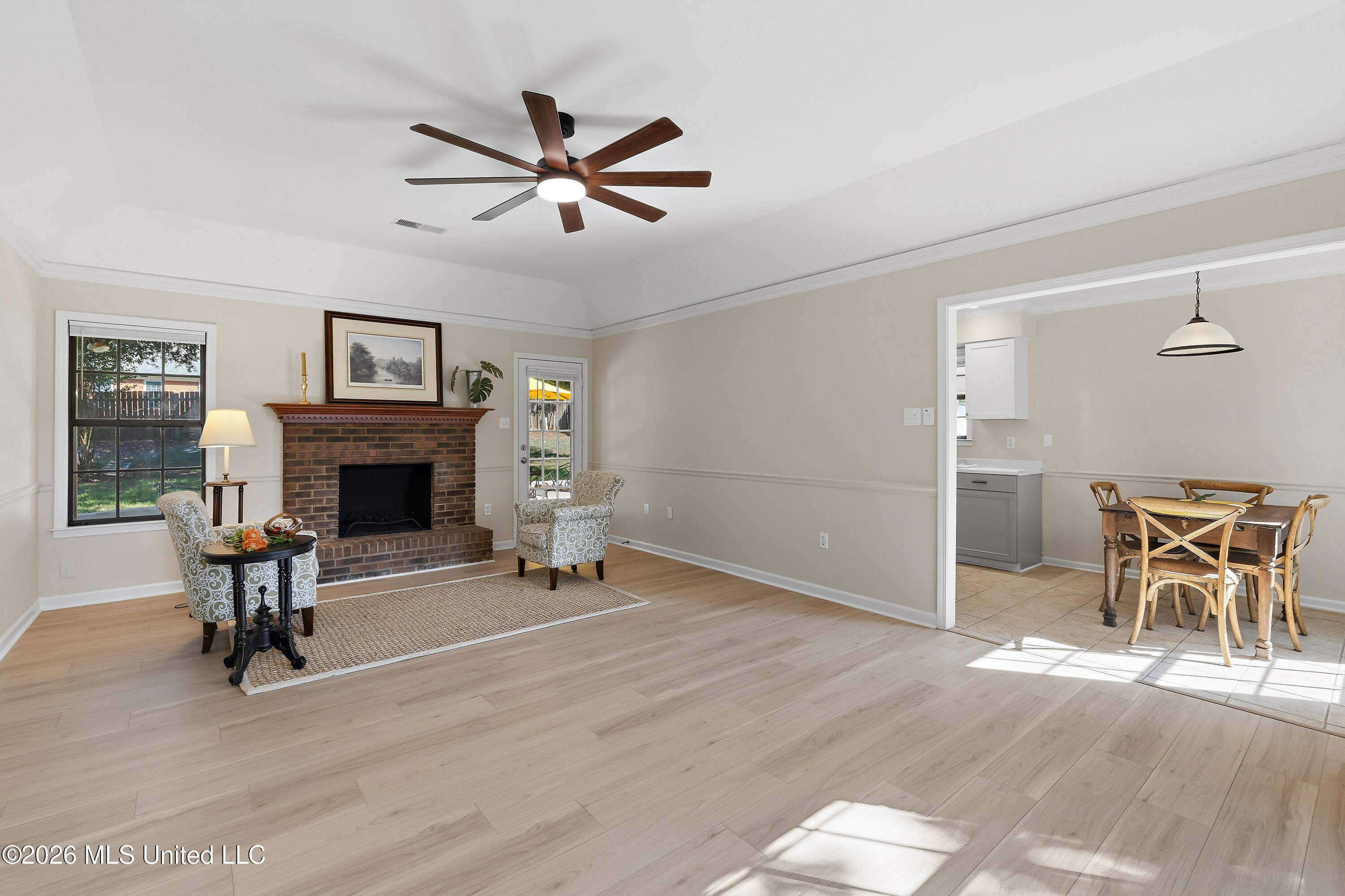 7080 Cedardale Road Property Photo 4