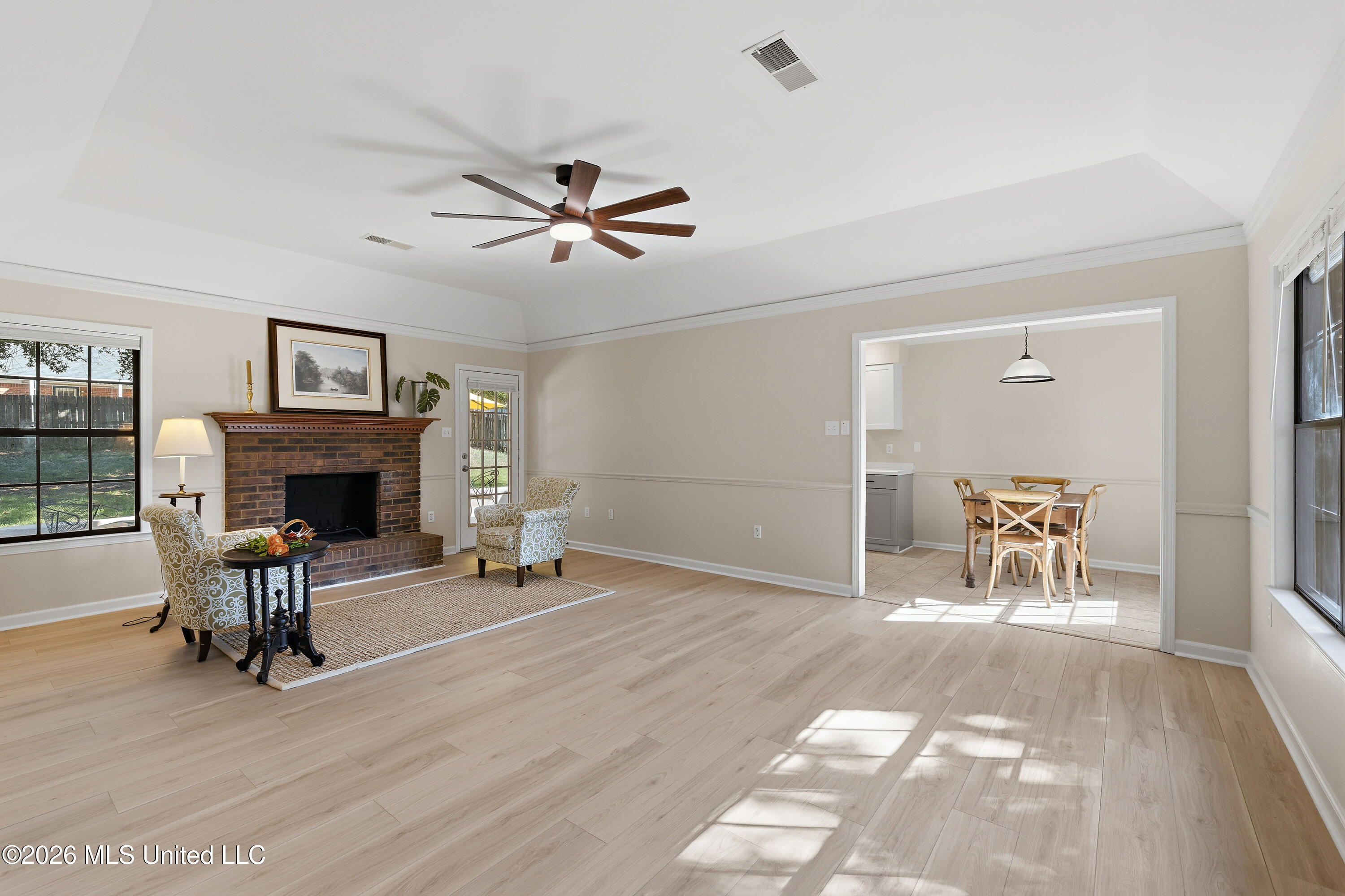 7080 Cedardale Road Property Photo 6