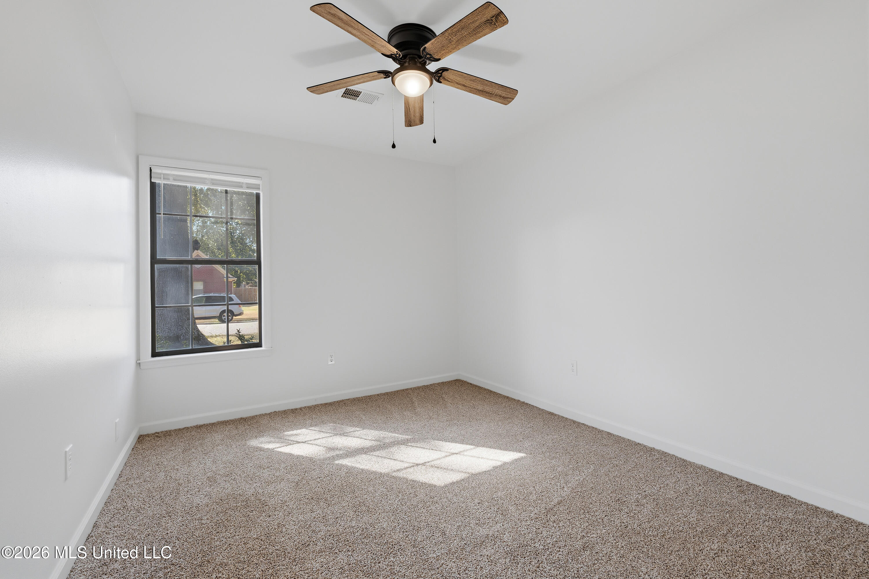 7080 Cedardale Road Property Photo 10