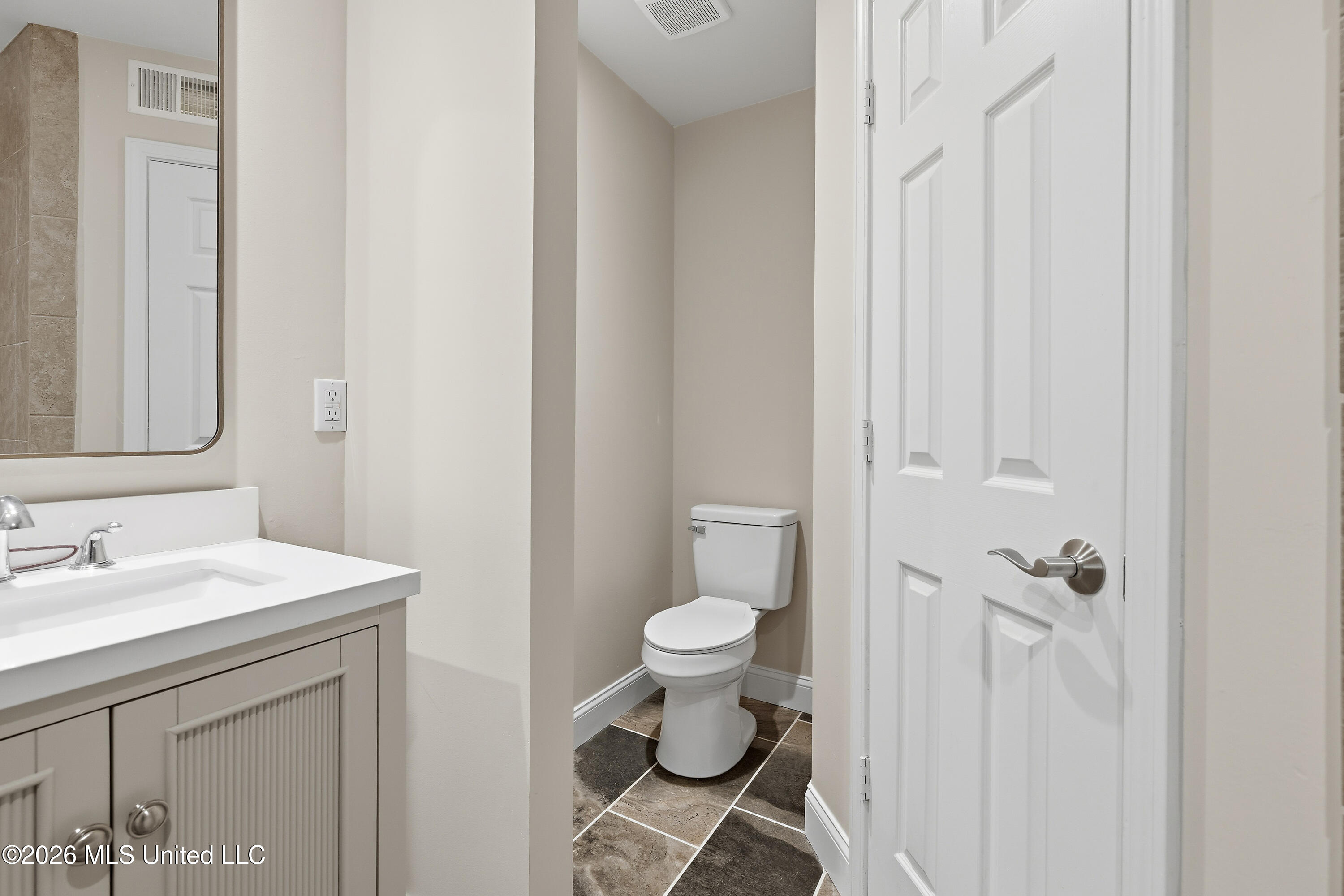 7080 Cedardale Road Property Photo 19