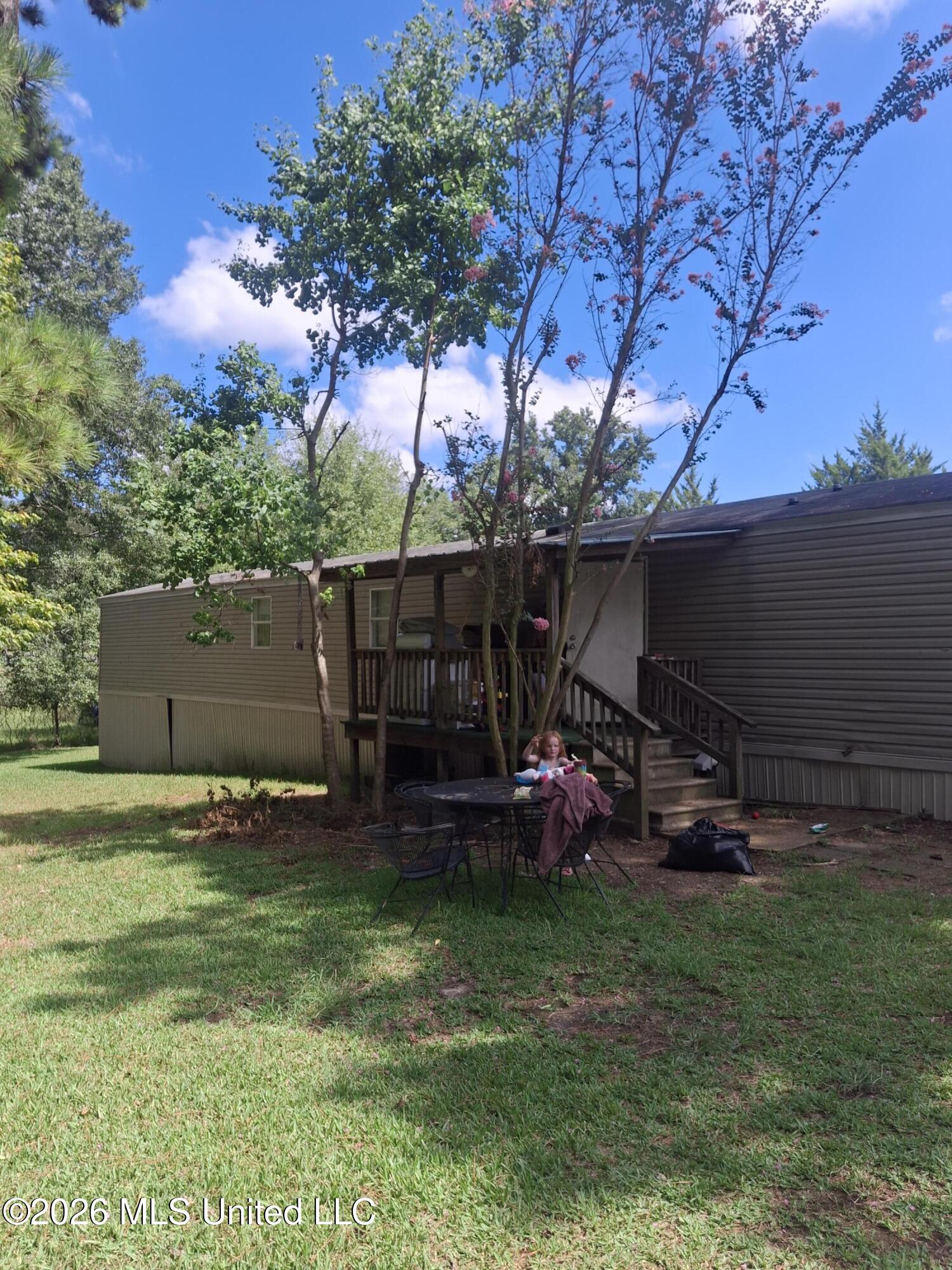 146 Floyd Street Property Photo 4