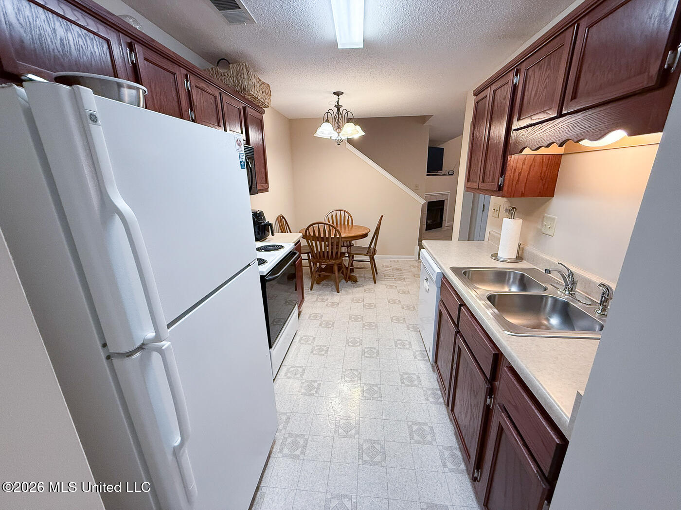 3169 Kiki Cove Property Photo 6