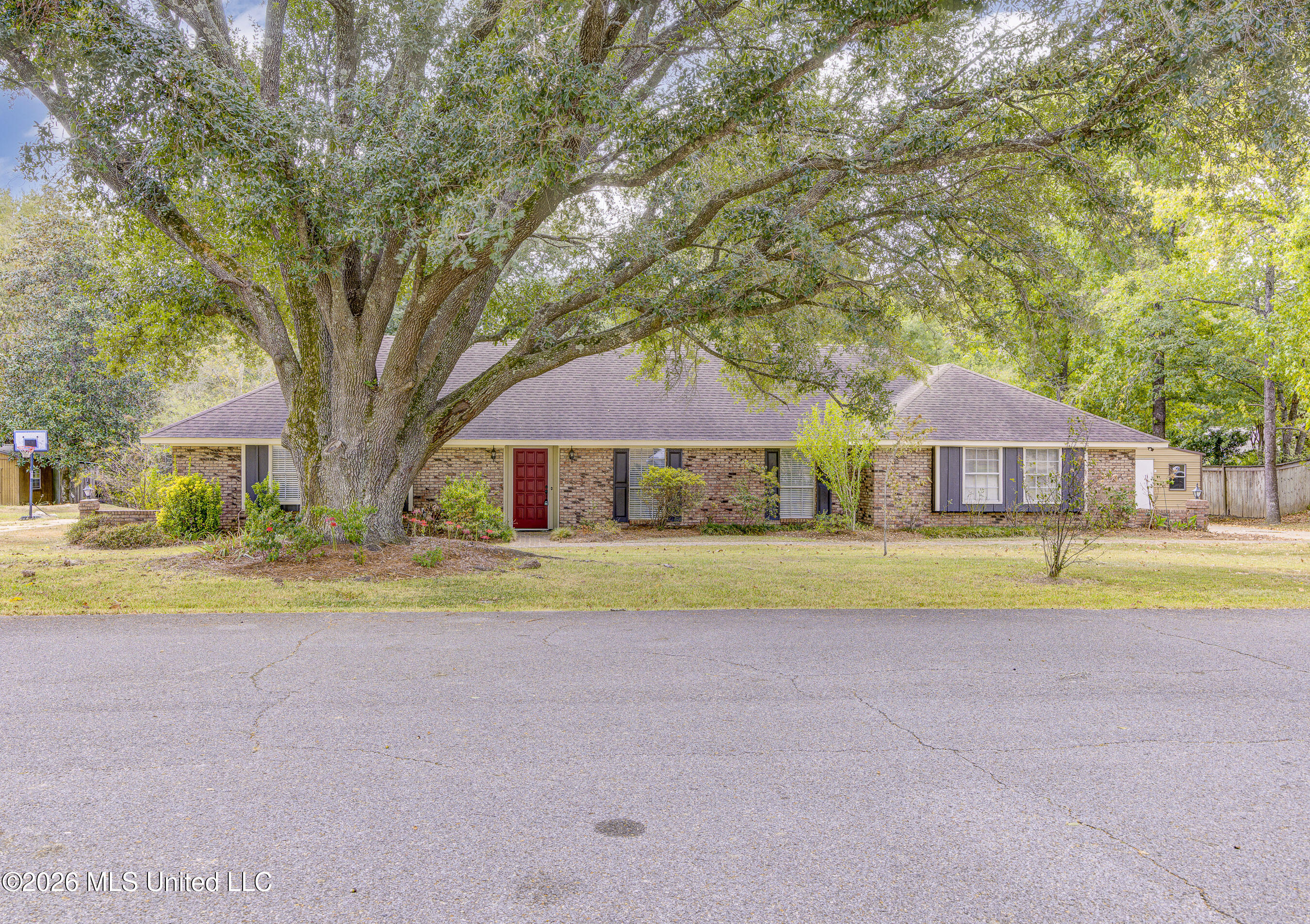 10 Jill Marie Circle Circle Property Photo 1