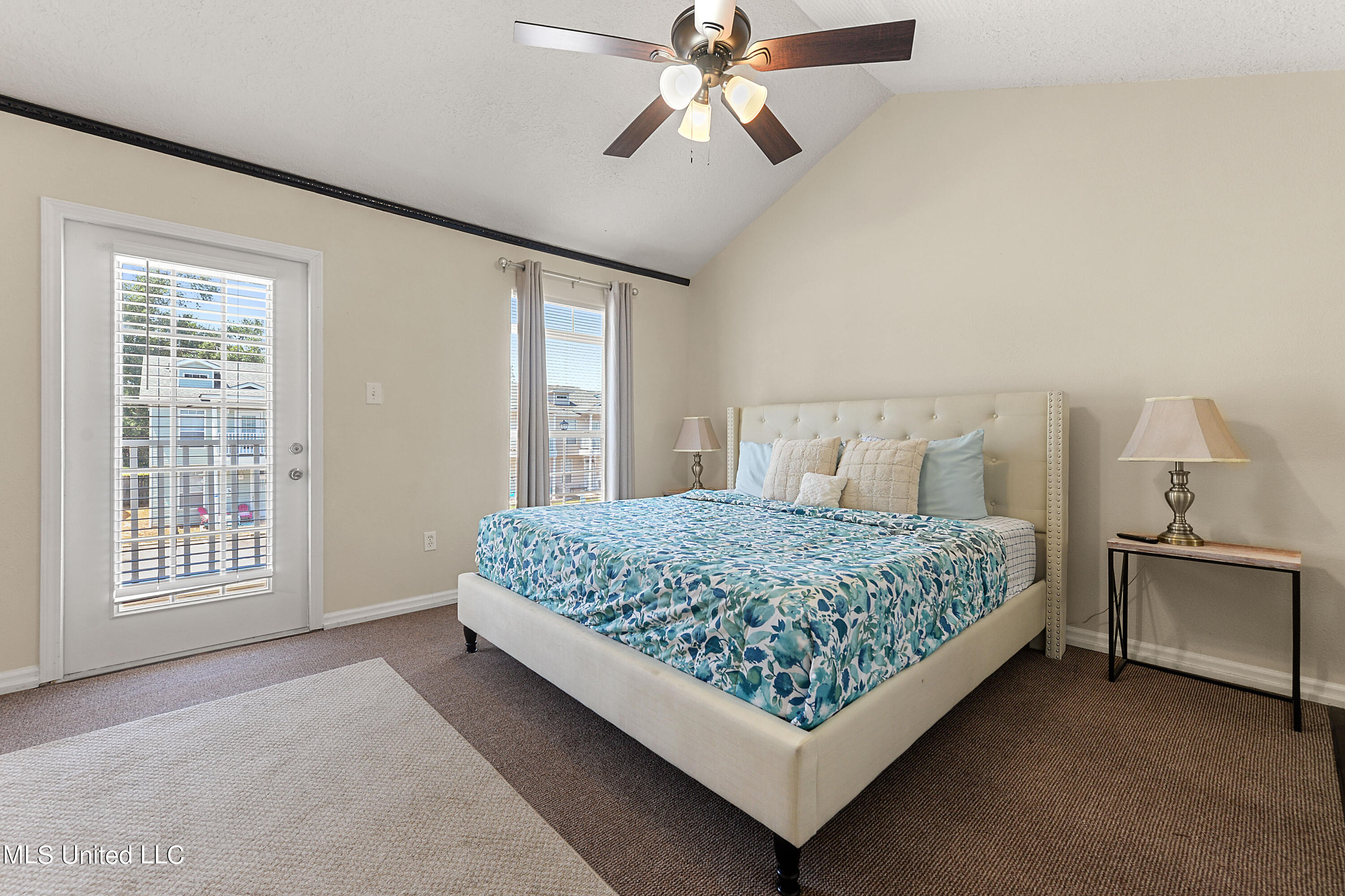 1110 Century Oaks Drive Property Photo 9