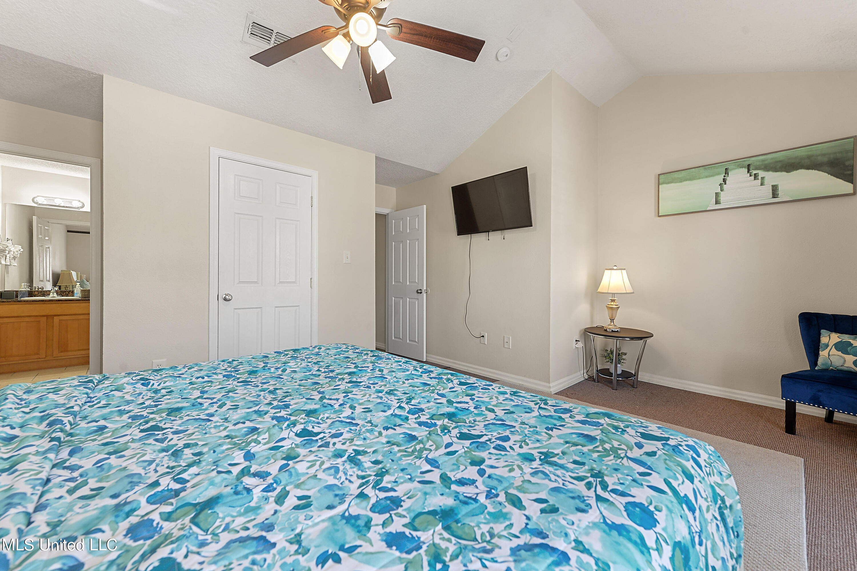 1110 Century Oaks Drive Property Photo 10