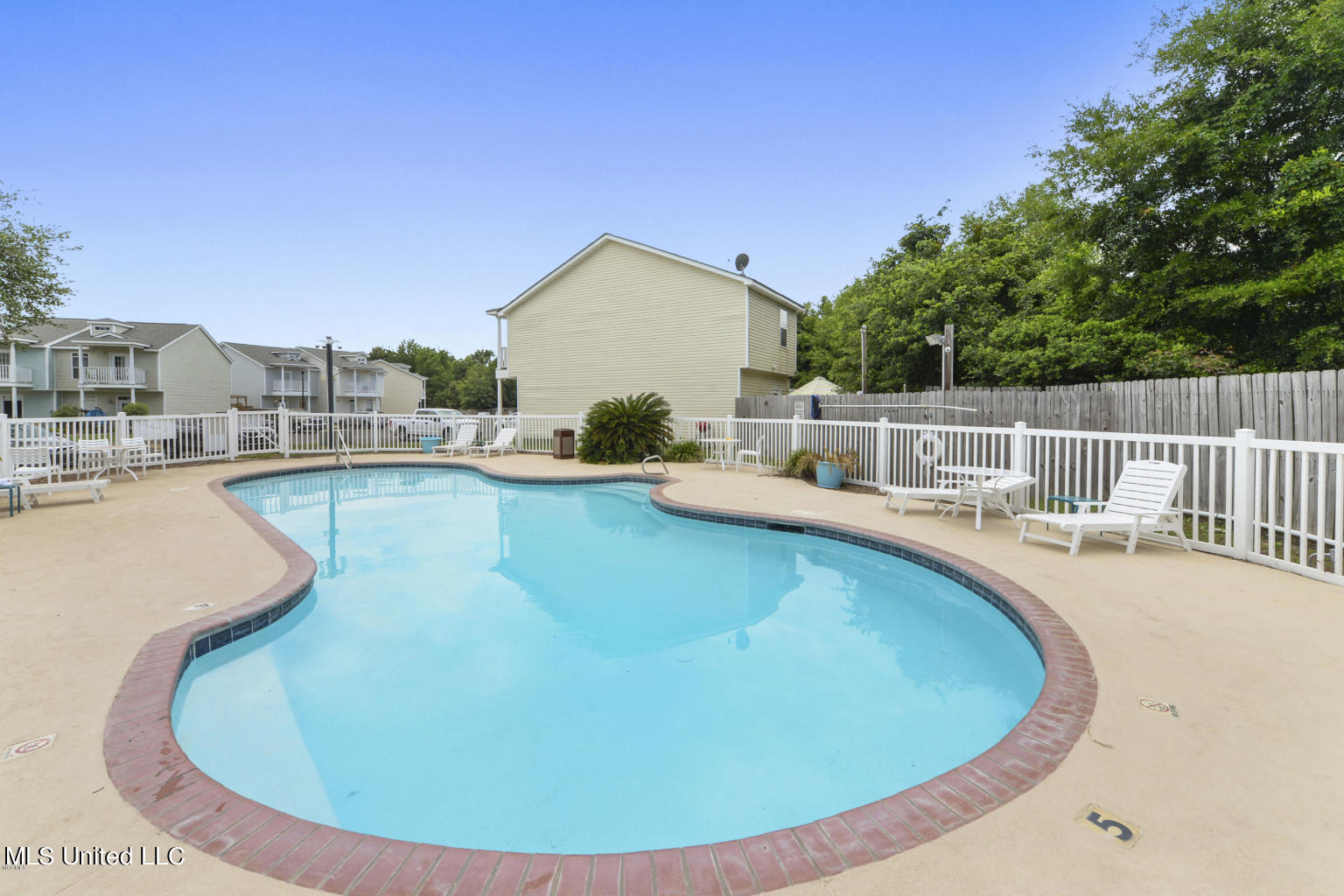1110 Century Oaks Drive Property Photo 21