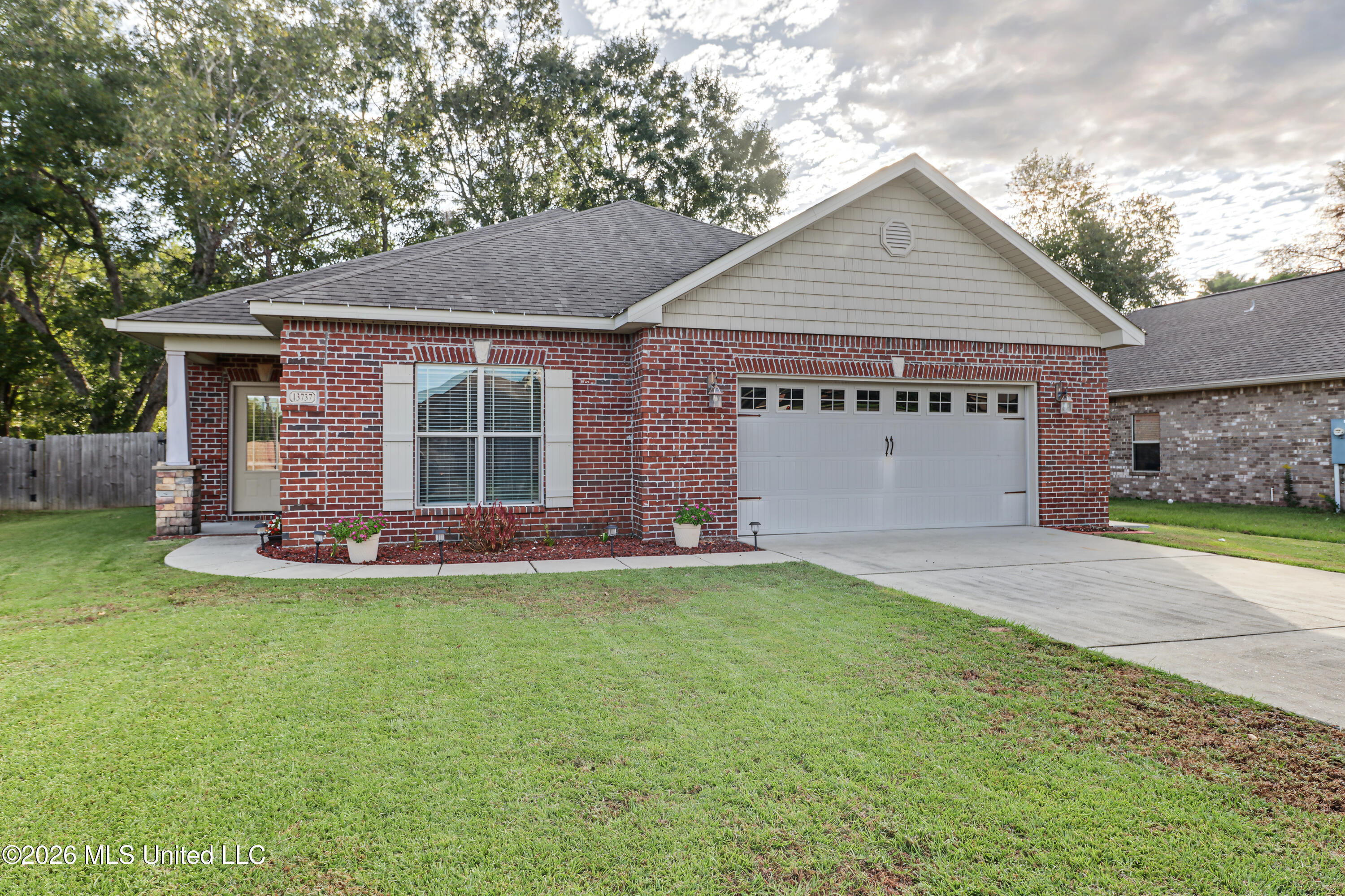 13737 Windwood Drive Property Photo 1