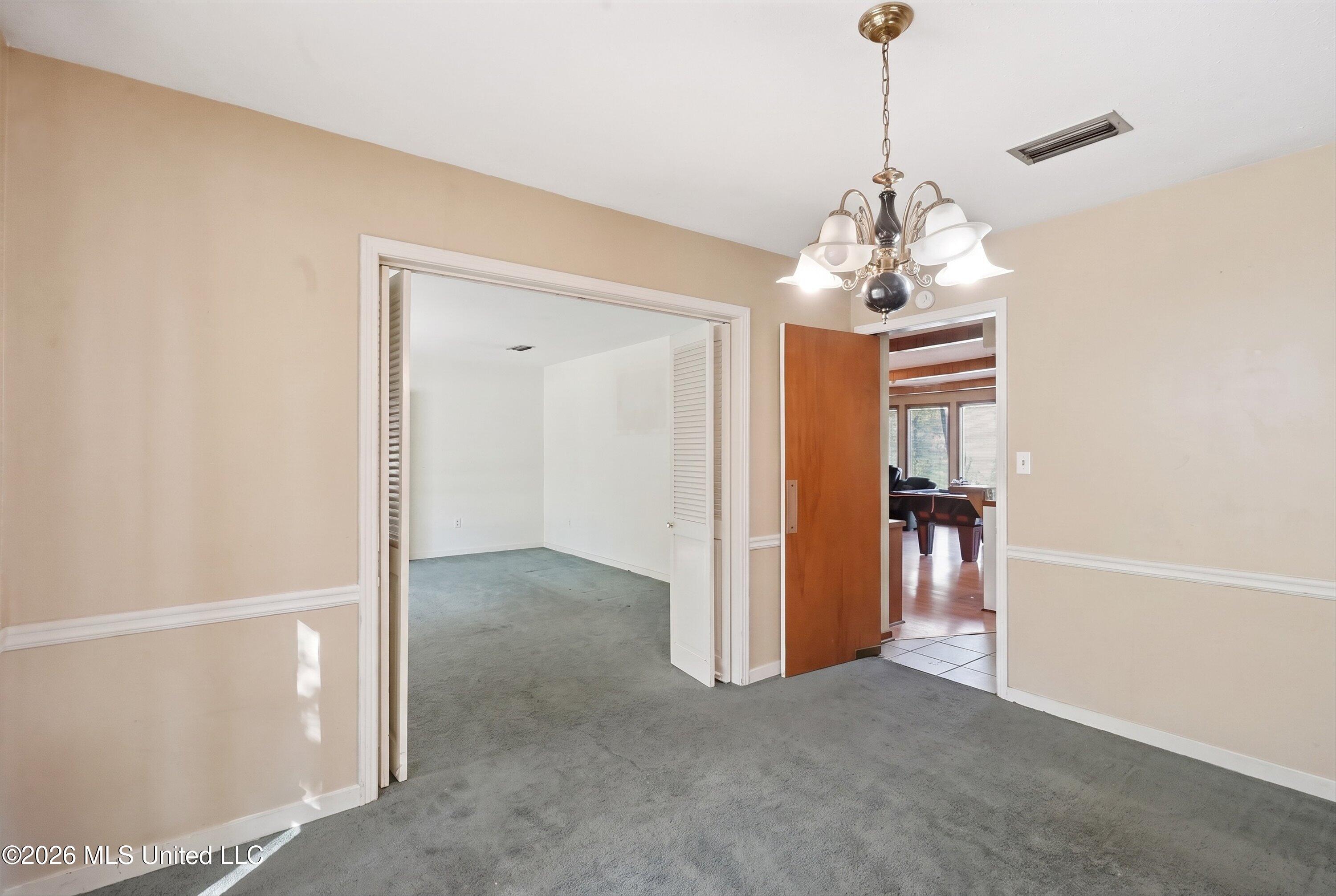 166 Elms Court Circle Property Photo 11