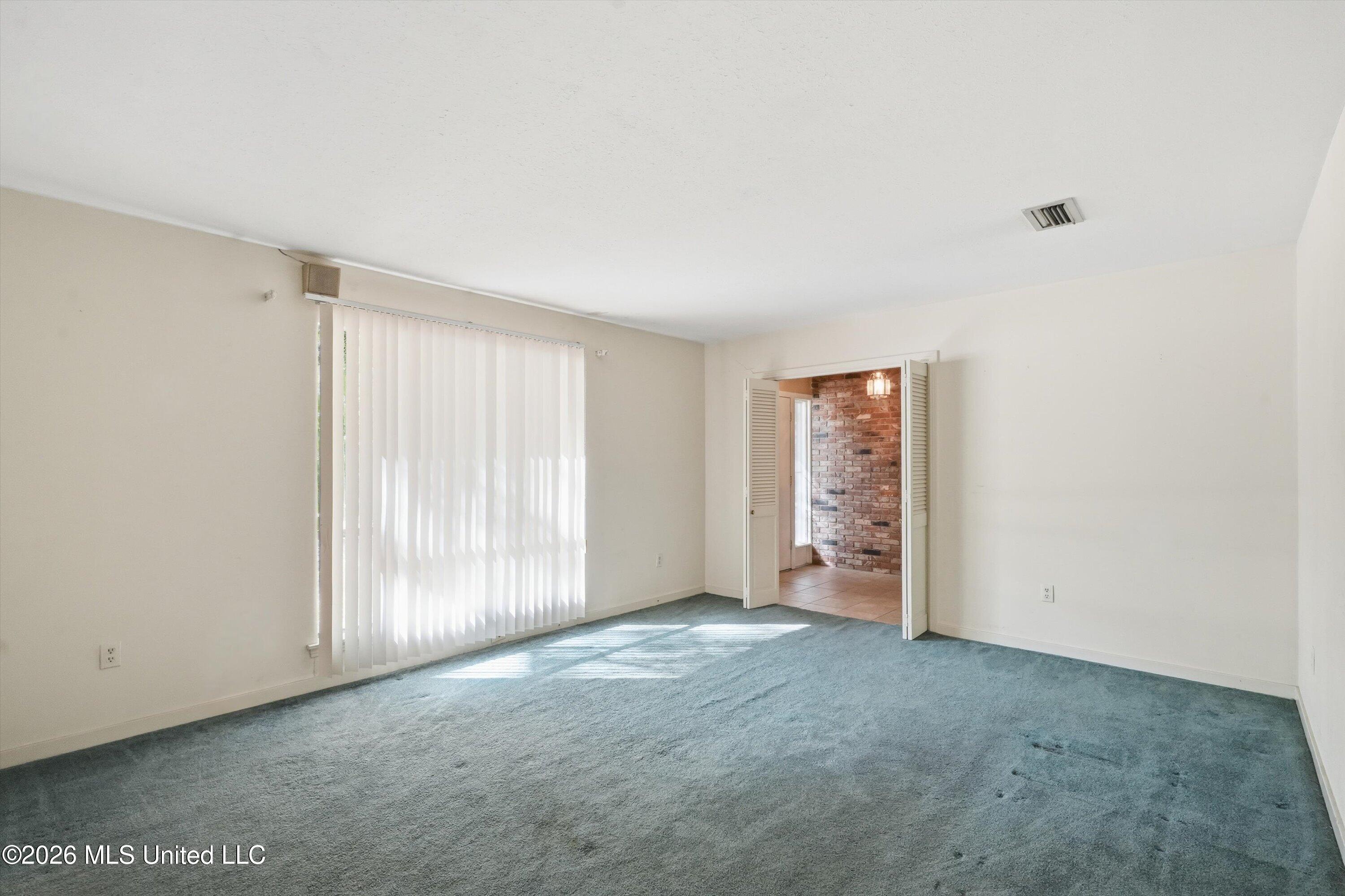 166 Elms Court Circle Property Photo 12
